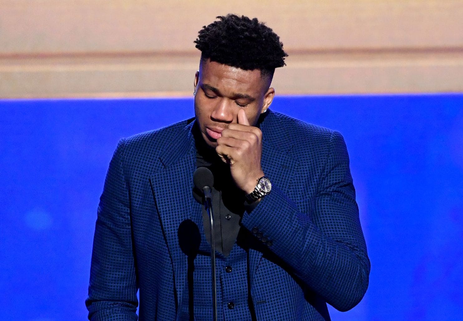 Giannis Antetokounmpo writes history by winning NBA MVP award! (video)